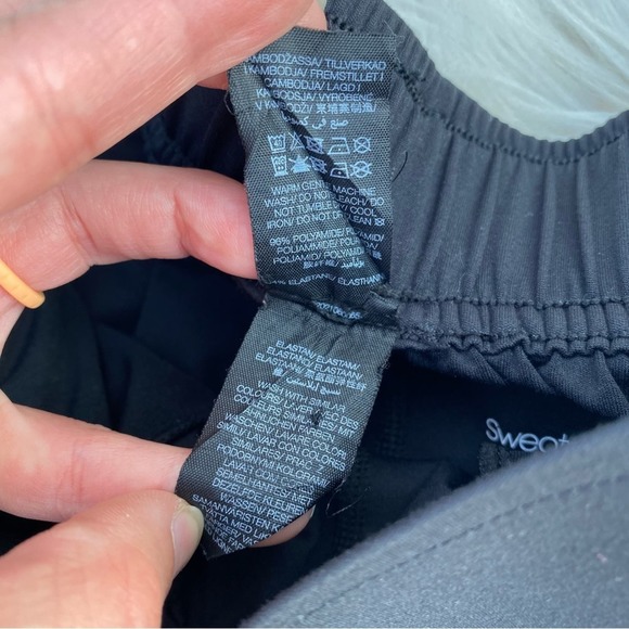 Sweaty Betty black lightweight joggers XS - Picture 3 of 5